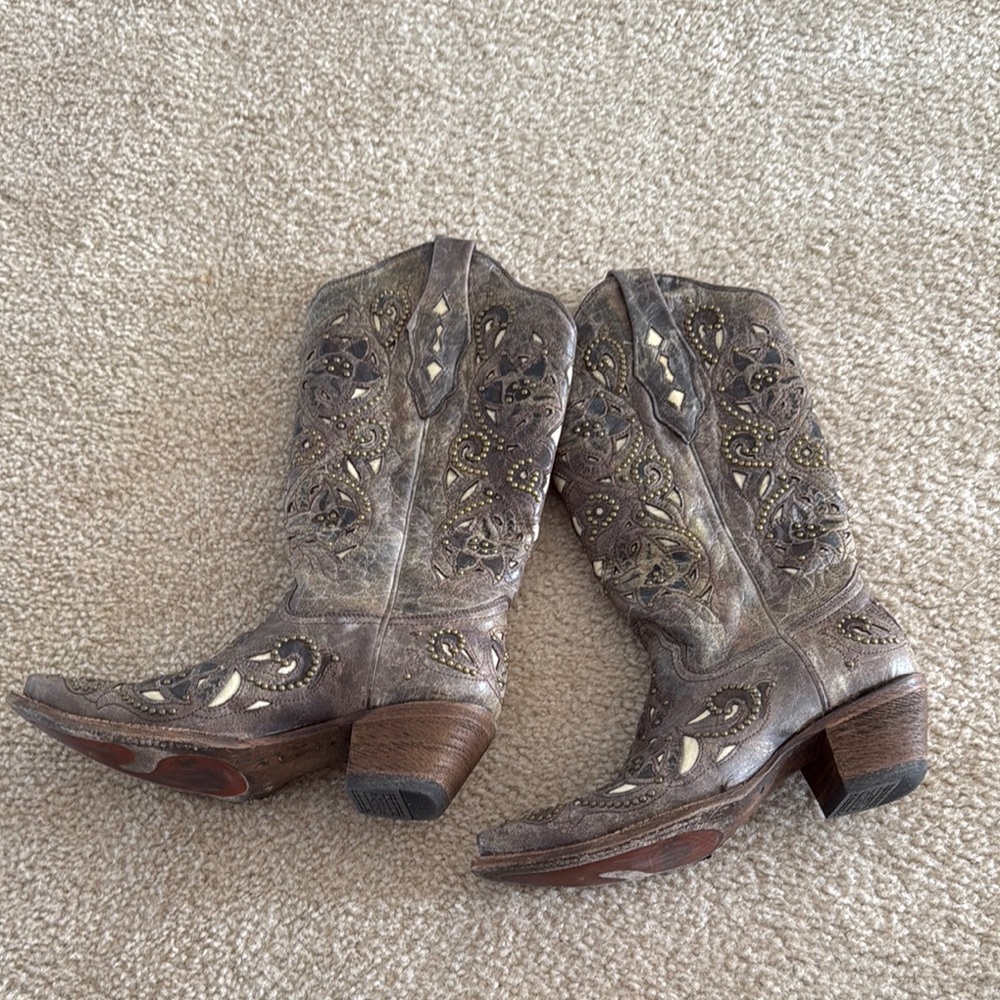 Brown Embroidered Cowboy Boots - Picture 4 of 4